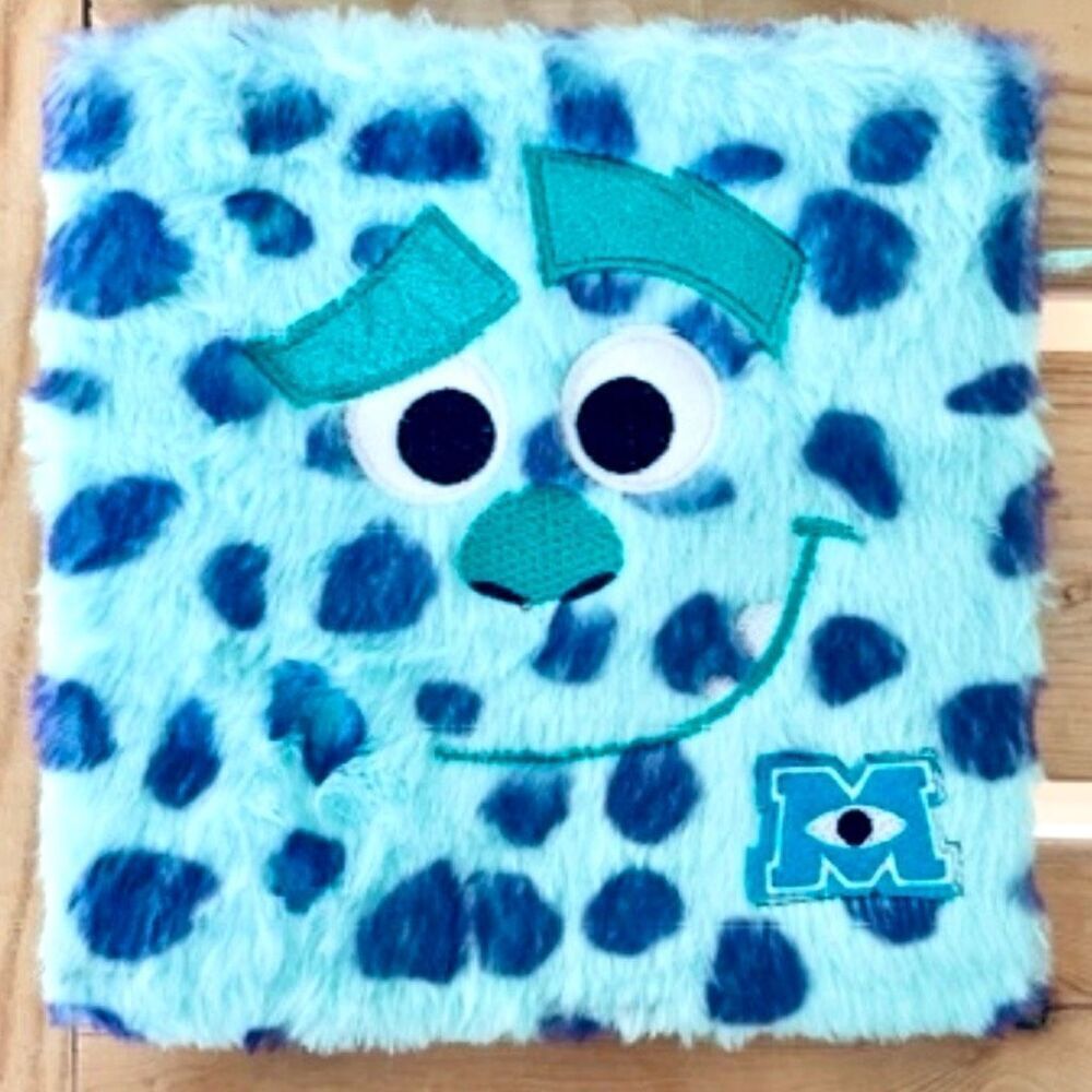 NWT Gorgeous DISNEY Monsters Inc Sulley Blue Furry Cover 16 Eyeshadow Palette
